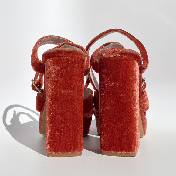 House of Harlow 1960 X REVOLVE Ari Heel Rust - Velvet Platform Sandal - size 6.5 - Picture 4 of 12